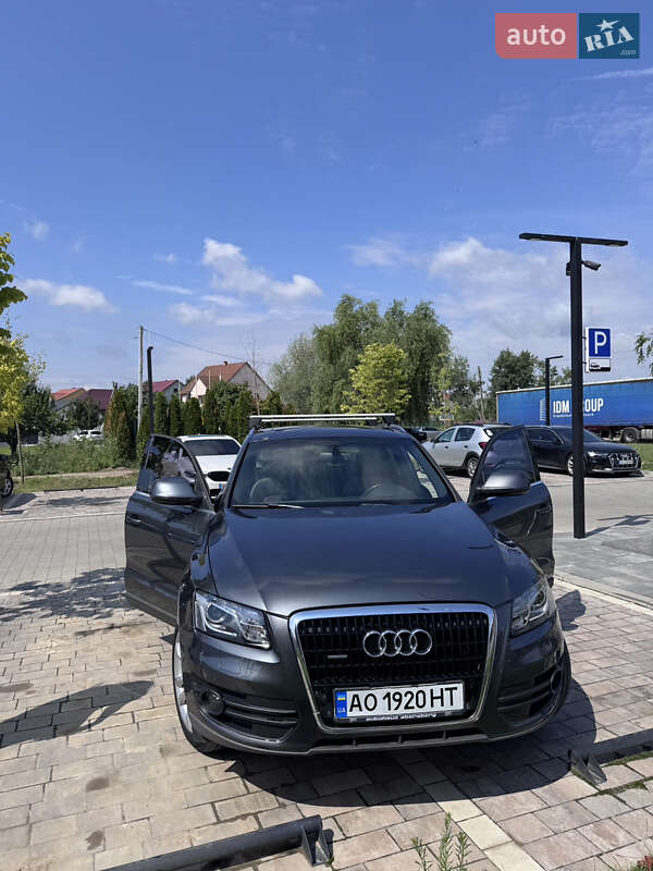 Позашляховик / Кросовер Audi Q5 2011 в Ужгороді