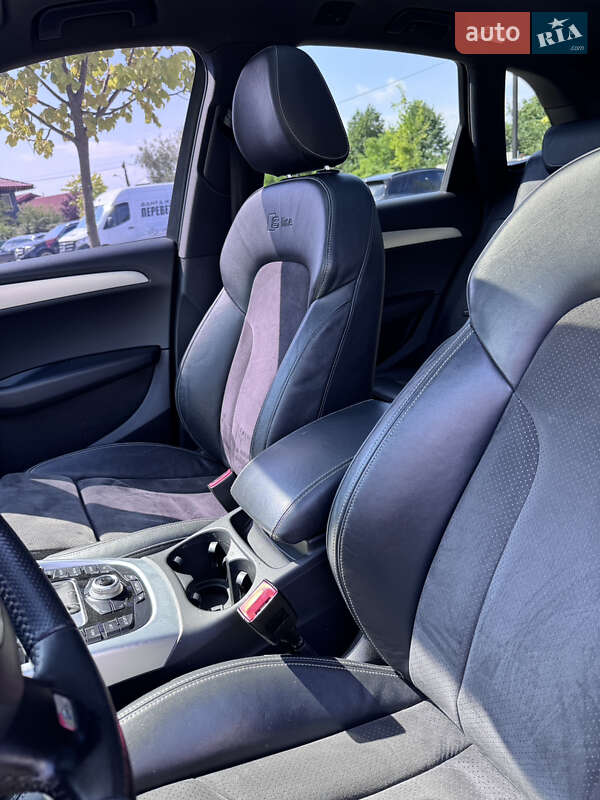 Позашляховик / Кросовер Audi Q5 2011 в Ужгороді