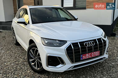 Внедорожник / Кроссовер Audi Q5 2021 в 