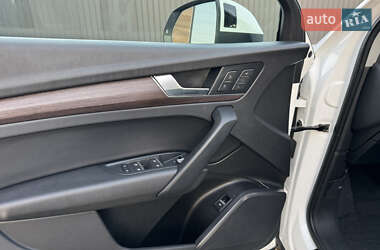 Внедорожник / Кроссовер Audi Q5 2021 в 