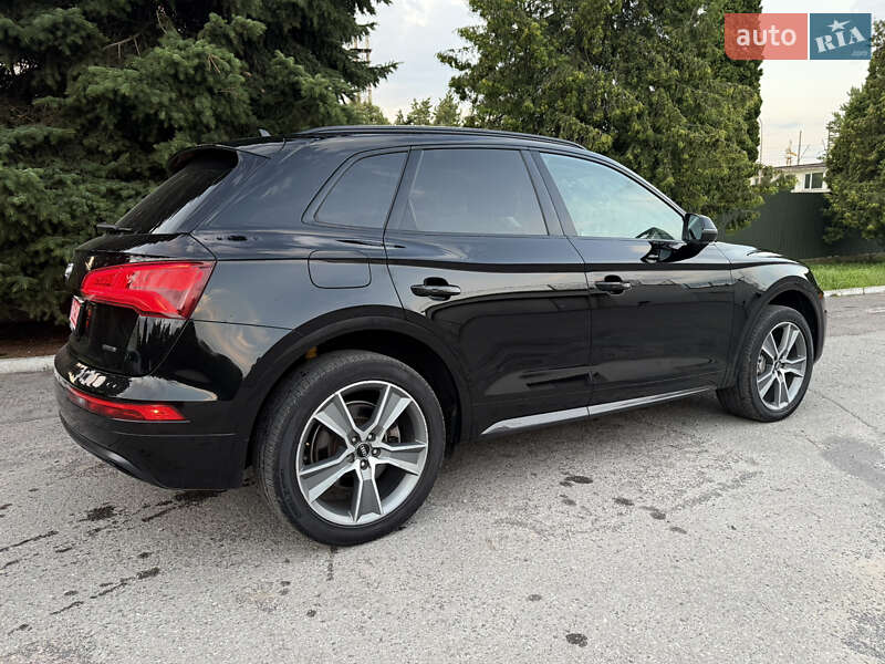 Позашляховик / Кросовер Audi Q5 2019 в Києві