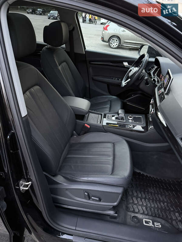 Позашляховик / Кросовер Audi Q5 2019 в Києві