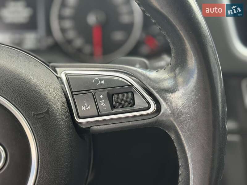 Внедорожник / Кроссовер Audi Q5 2015 в Одессе