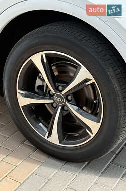 Внедорожник / Кроссовер Audi Q5 2020 в 