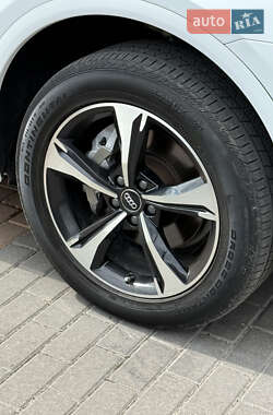Внедорожник / Кроссовер Audi Q5 2020 в 