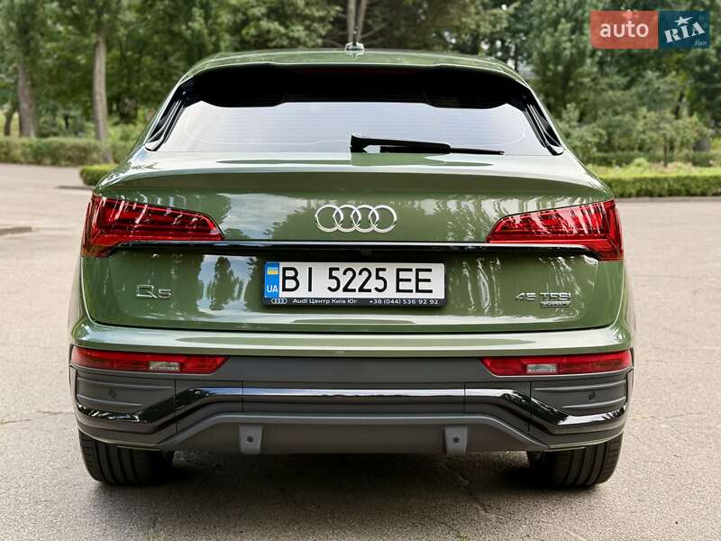 Позашляховик / Кросовер Audi Q5 2021 в Києві