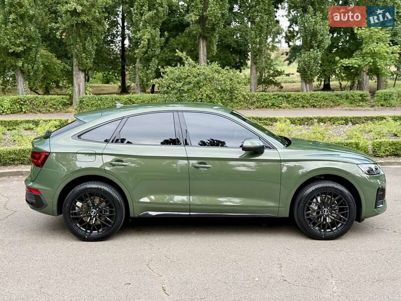 Позашляховик / Кросовер Audi Q5 2021 в Києві