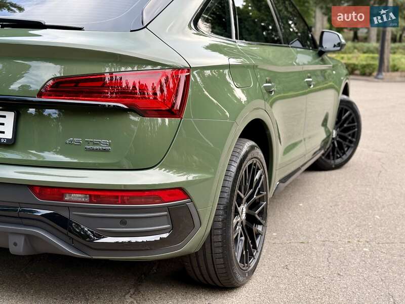 Позашляховик / Кросовер Audi Q5 2021 в Києві