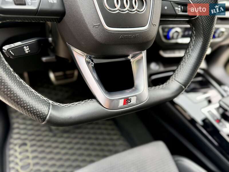 Позашляховик / Кросовер Audi Q5 2021 в Києві
