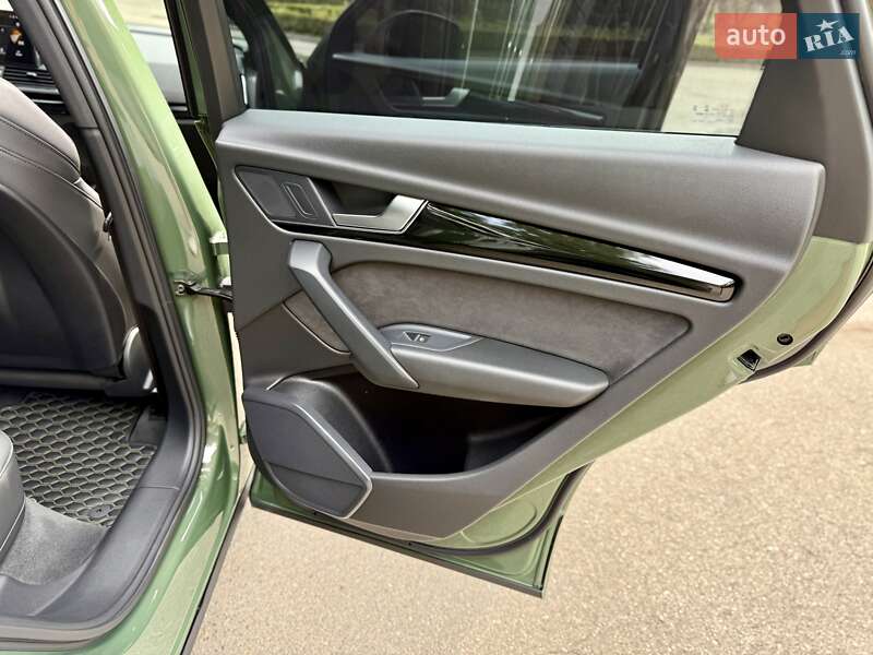 Позашляховик / Кросовер Audi Q5 2021 в Києві