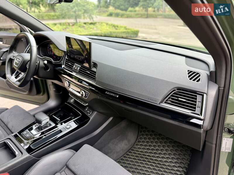 Позашляховик / Кросовер Audi Q5 2021 в Києві