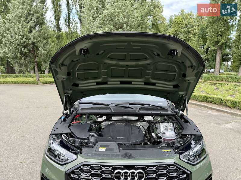 Позашляховик / Кросовер Audi Q5 2021 в Києві