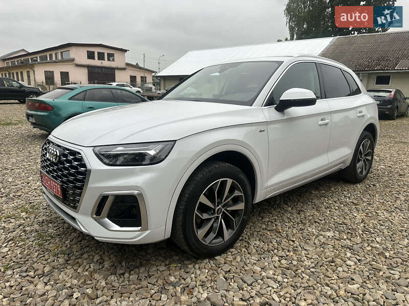 Позашляховик / Кросовер Audi Q5 2023 в 