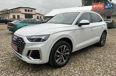 Позашляховик / Кросовер Audi Q5 2023 в 