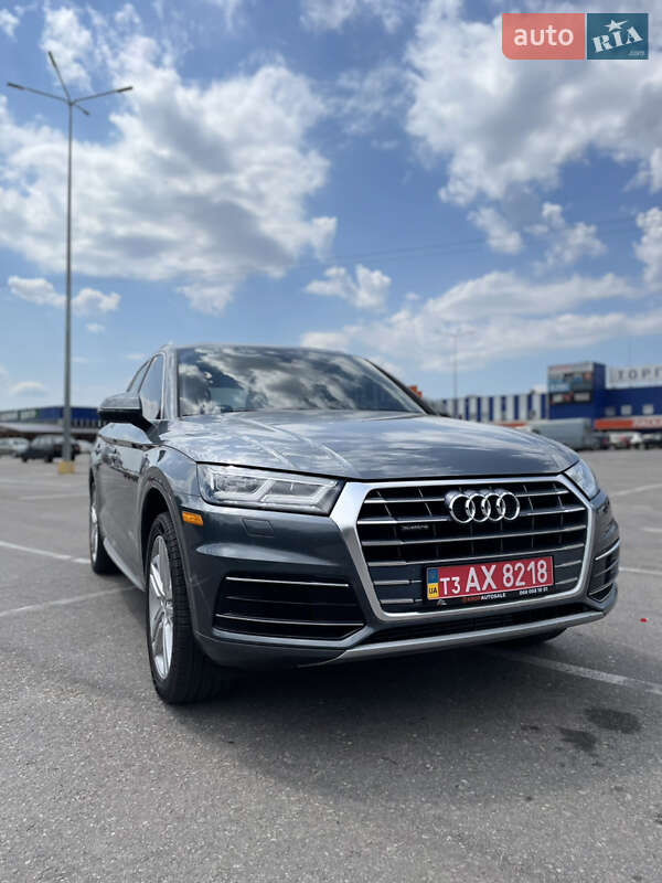 Внедорожник / Кроссовер Audi Q5 2019 в 