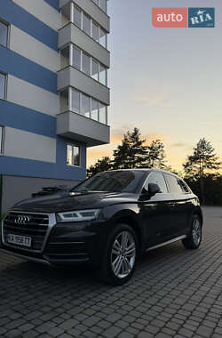 Внедорожник / Кроссовер Audi Q5 2018 в 