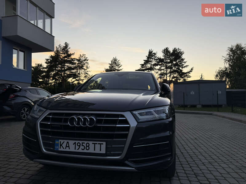 Позашляховик / Кросовер Audi Q5 2018 в Новояворівську