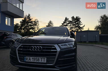 Внедорожник / Кроссовер Audi Q5 2018 в 