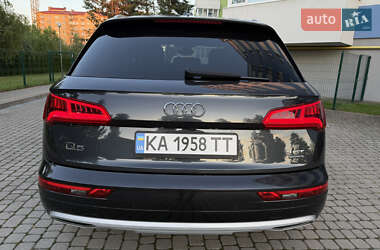 Внедорожник / Кроссовер Audi Q5 2018 в 
