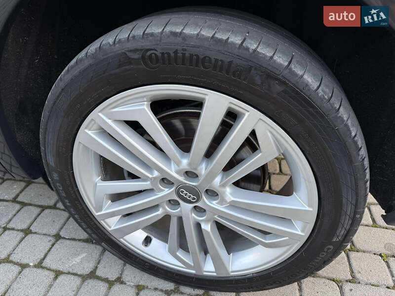 Позашляховик / Кросовер Audi Q5 2018 в Новояворівську