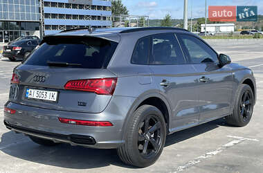 Внедорожник / Кроссовер Audi Q5 2017 в 