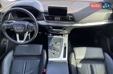 Внедорожник / Кроссовер Audi Q5 2017 в 