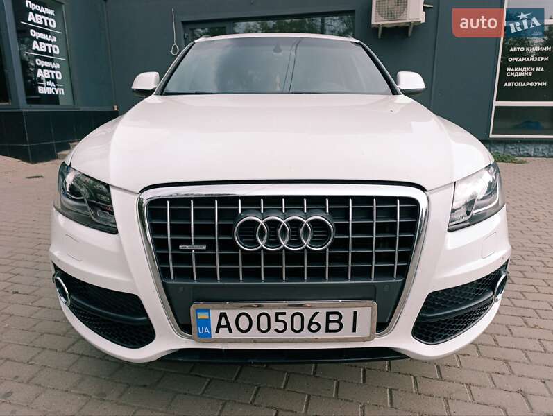 Внедорожник / Кроссовер Audi Q5 2011 в Ужгороде