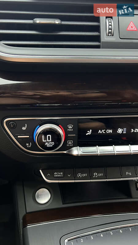 Внедорожник / Кроссовер Audi Q5 2018 в Горишних Плавнях