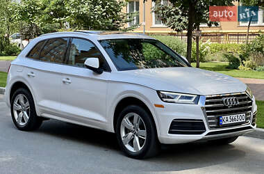Внедорожник / Кроссовер Audi Q5 2018 в 