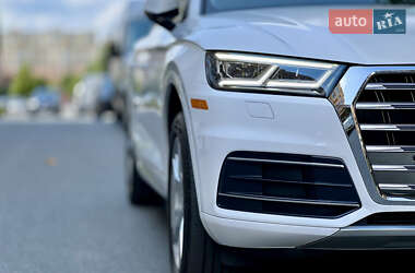 Внедорожник / Кроссовер Audi Q5 2018 в 