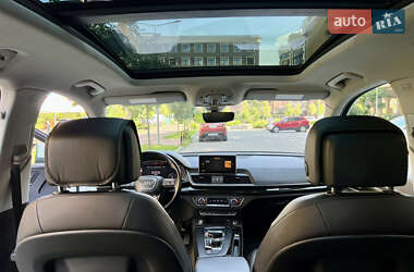 Внедорожник / Кроссовер Audi Q5 2018 в 