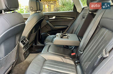 Внедорожник / Кроссовер Audi Q5 2018 в 