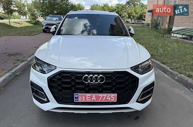 Внедорожник / Кроссовер Audi Q5 2021 в 