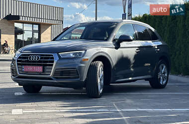 Позашляховик / Кросовер Audi Q5 2018 в 