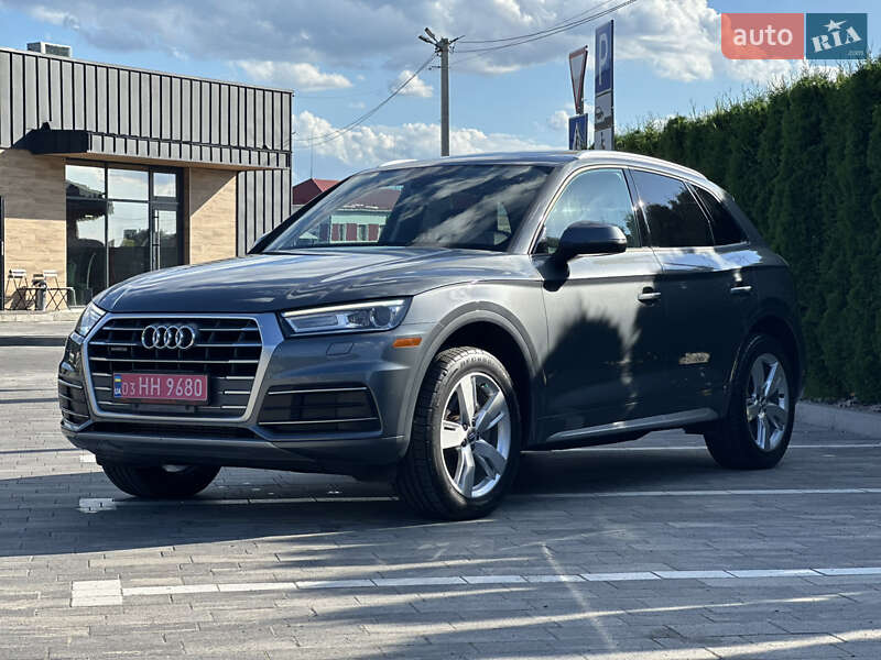 Позашляховик / Кросовер Audi Q5 2018 в 