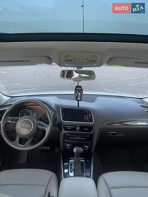 Внедорожник / Кроссовер Audi Q5 2016 в Ровно