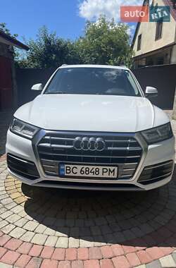 Внедорожник / Кроссовер Audi Q5 2017 в 
