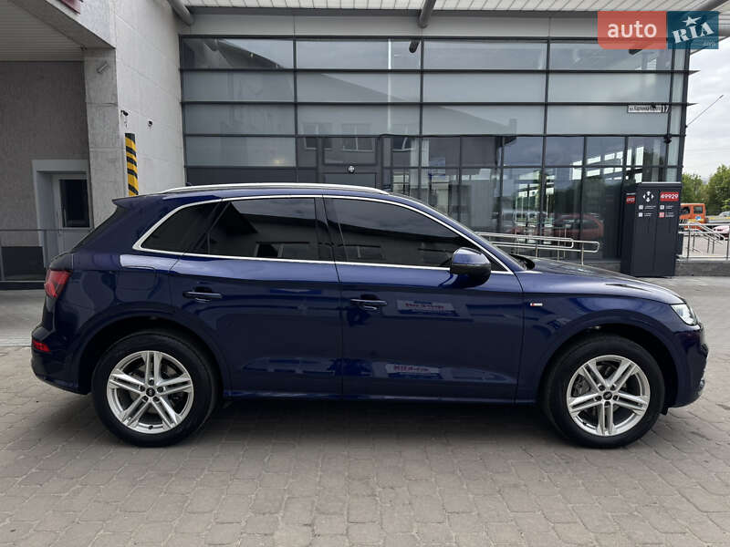 Позашляховик / Кросовер Audi Q5 2020 в Луцьку