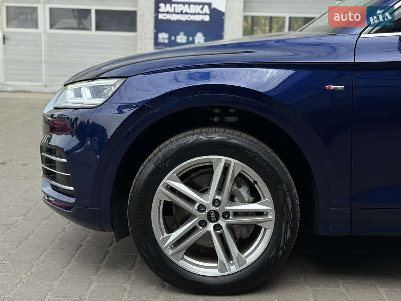 Позашляховик / Кросовер Audi Q5 2020 в Луцьку