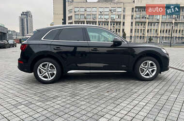 Внедорожник / Кроссовер Audi Q5 2021 в 