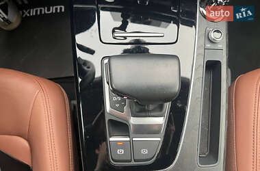 Внедорожник / Кроссовер Audi Q5 2021 в 