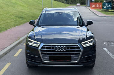 Внедорожник / Кроссовер Audi Q5 2018 в 