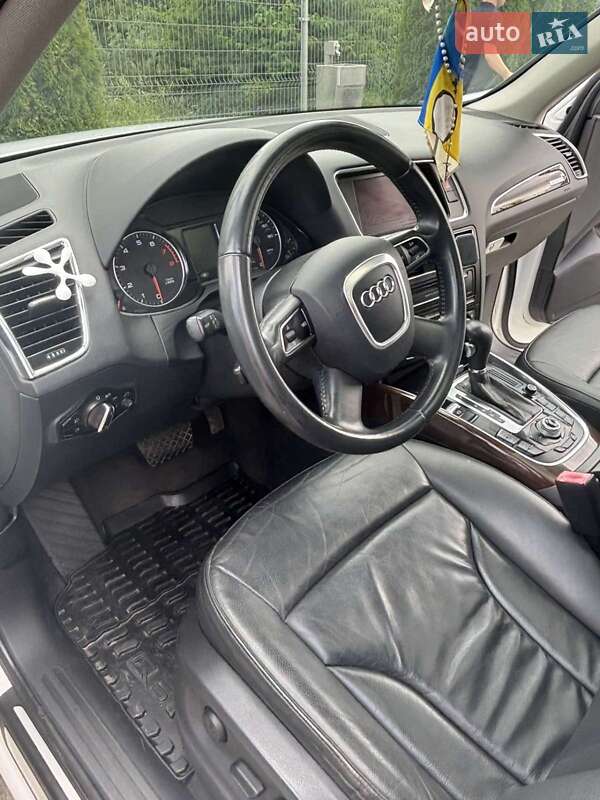 Позашляховик / Кросовер Audi Q5 2011 в Самборі