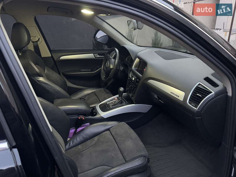 Внедорожник / Кроссовер Audi Q5 2010 в Сарате