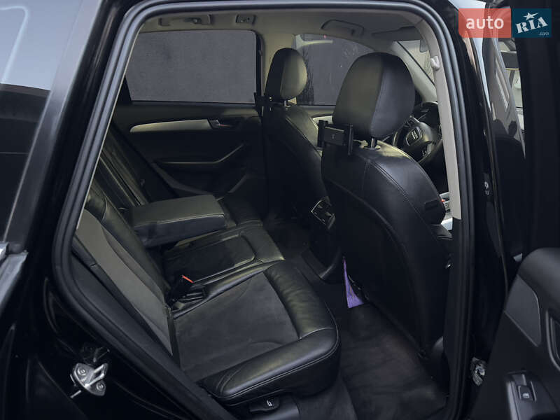 Внедорожник / Кроссовер Audi Q5 2010 в Сарате