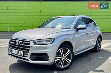 Позашляховик / Кросовер Audi Q5 2018 в 