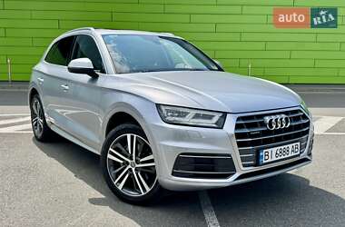 Позашляховик / Кросовер Audi Q5 2018 в 