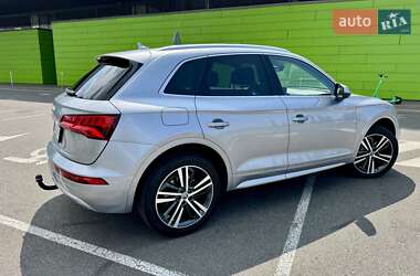 Позашляховик / Кросовер Audi Q5 2018 в 