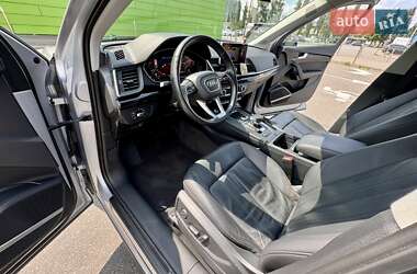 Позашляховик / Кросовер Audi Q5 2018 в 