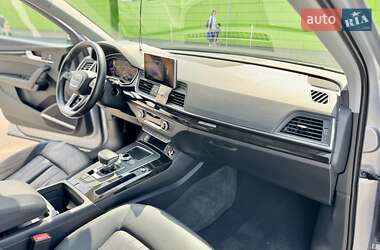 Позашляховик / Кросовер Audi Q5 2018 в 